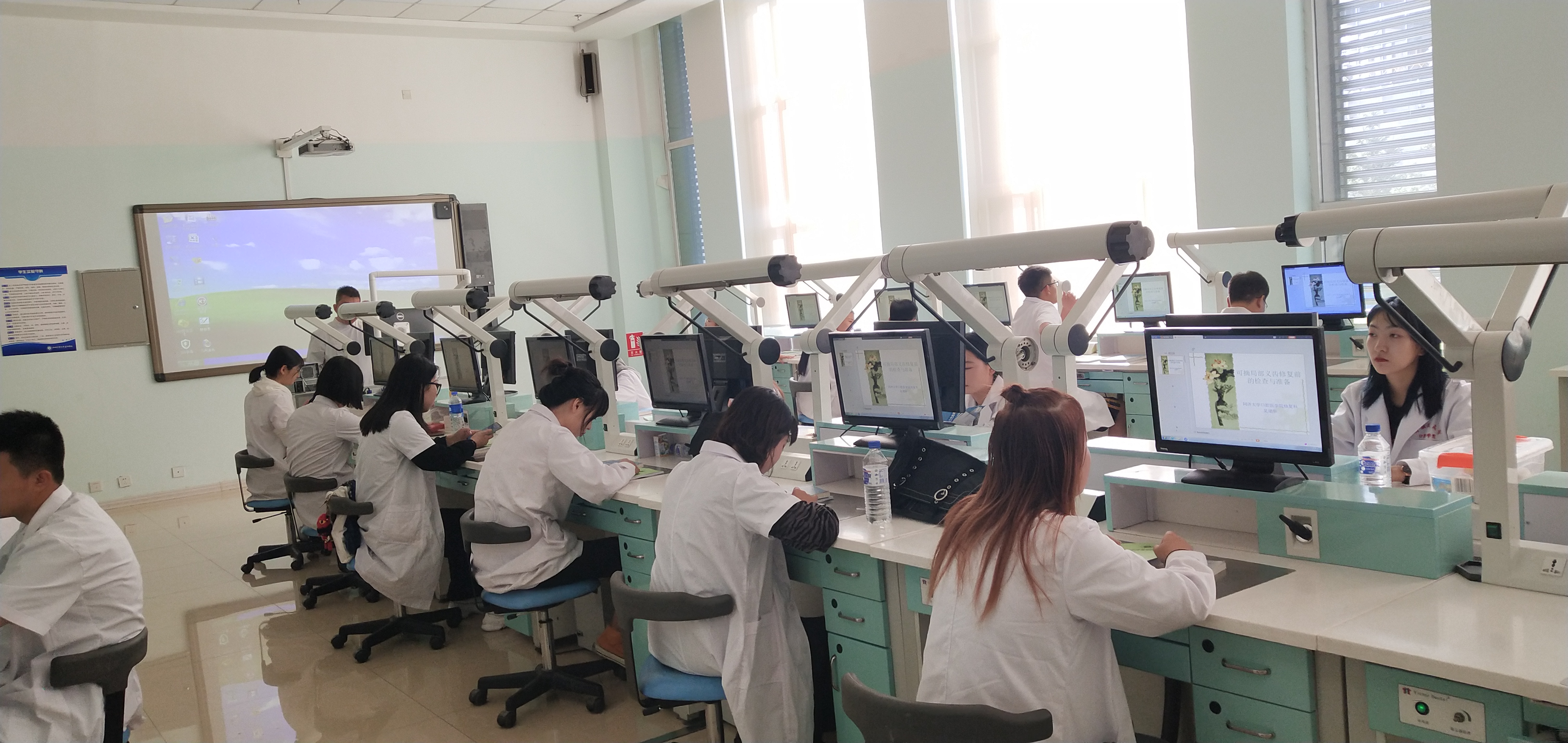 口腔学院虚拟教学——技工室